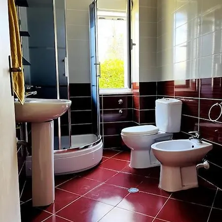 Shera - Ii فيلة Plazhi San Pietro